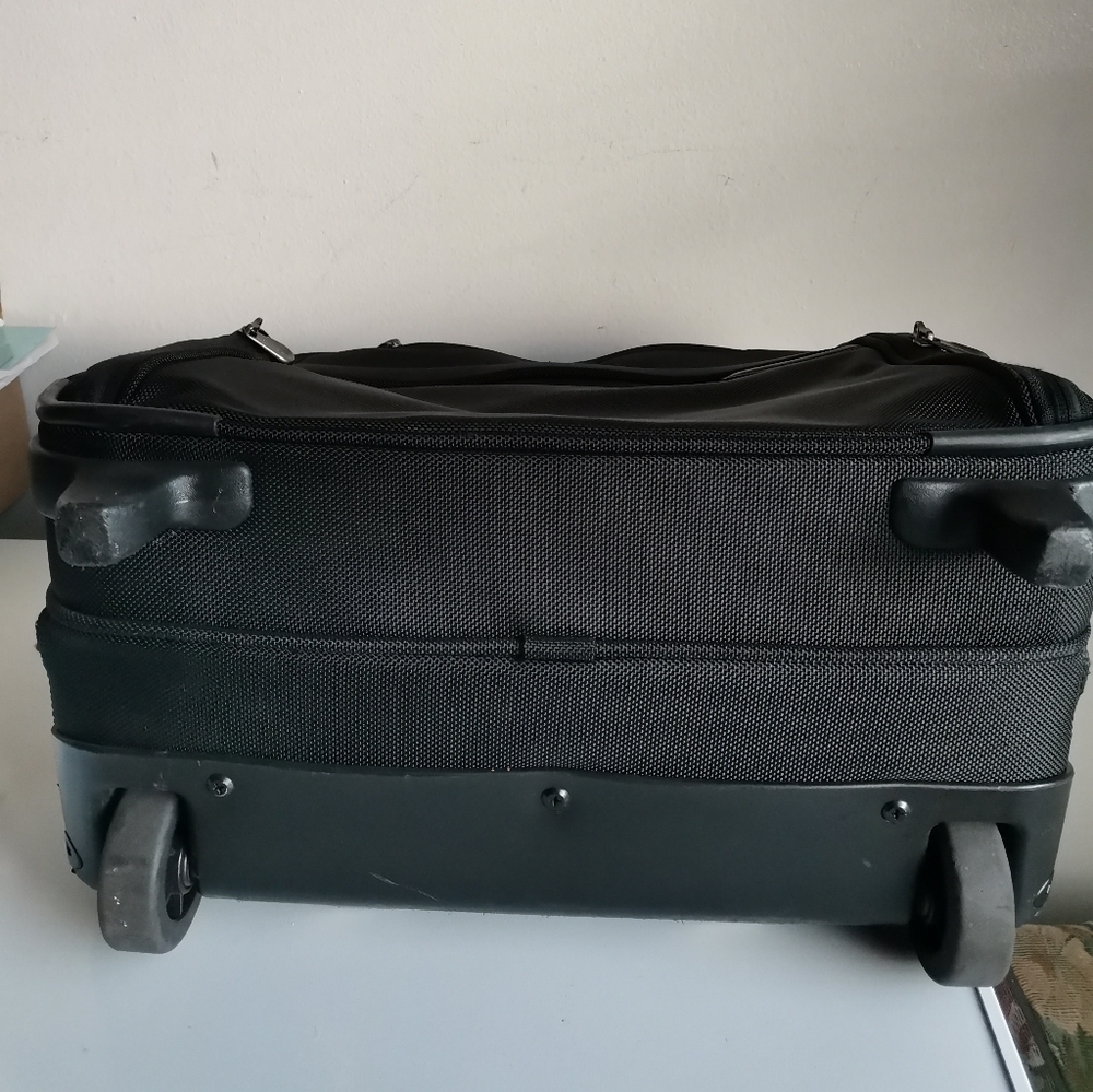 Briggs and Riley 2 wheel cabinbag - Picture 7 of 11